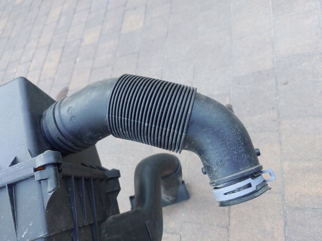 фото №10, Корпус фильтра воздуха 1.2 12v fabia ii ibiza 6j vw polo 6r v 6y0129607d