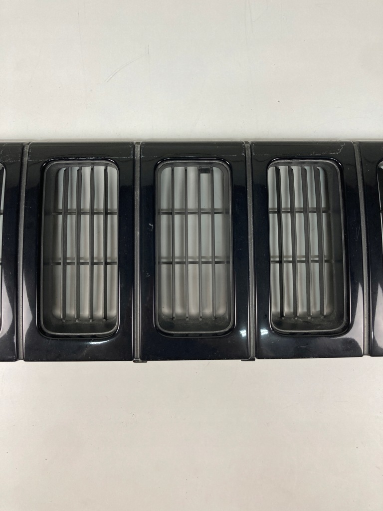 фото №3, Решётка радиатора решётка радиатора jeep cherokee xj se sport