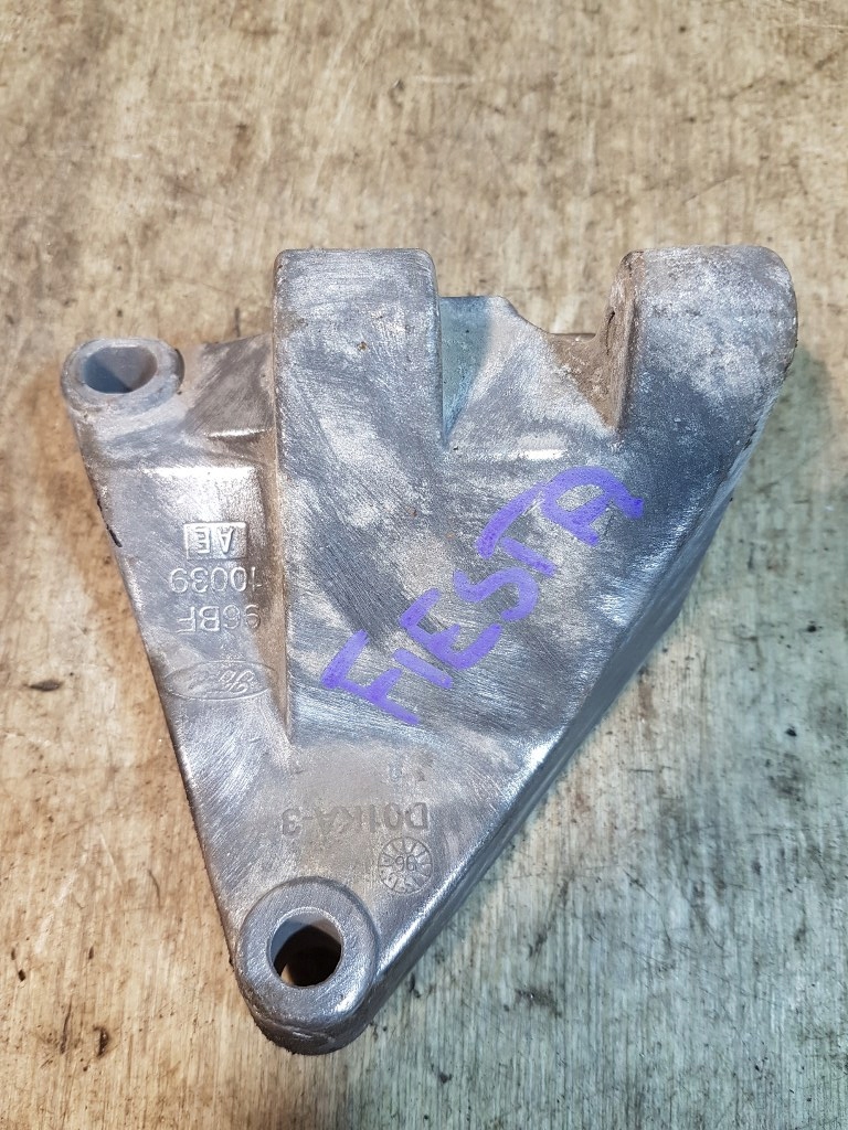 Купить Кронштейн кронштейн генератора ford fiesta mk4 1.3 8v