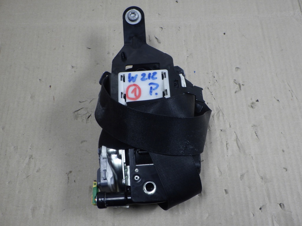 фото №1, Mercedes w212 pas безопасности правый 620048100