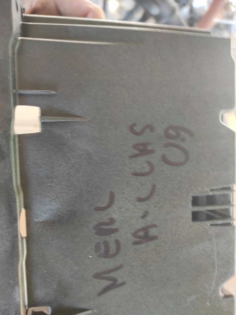 фото №4, Mercedes-benz a w169 рамка радіо