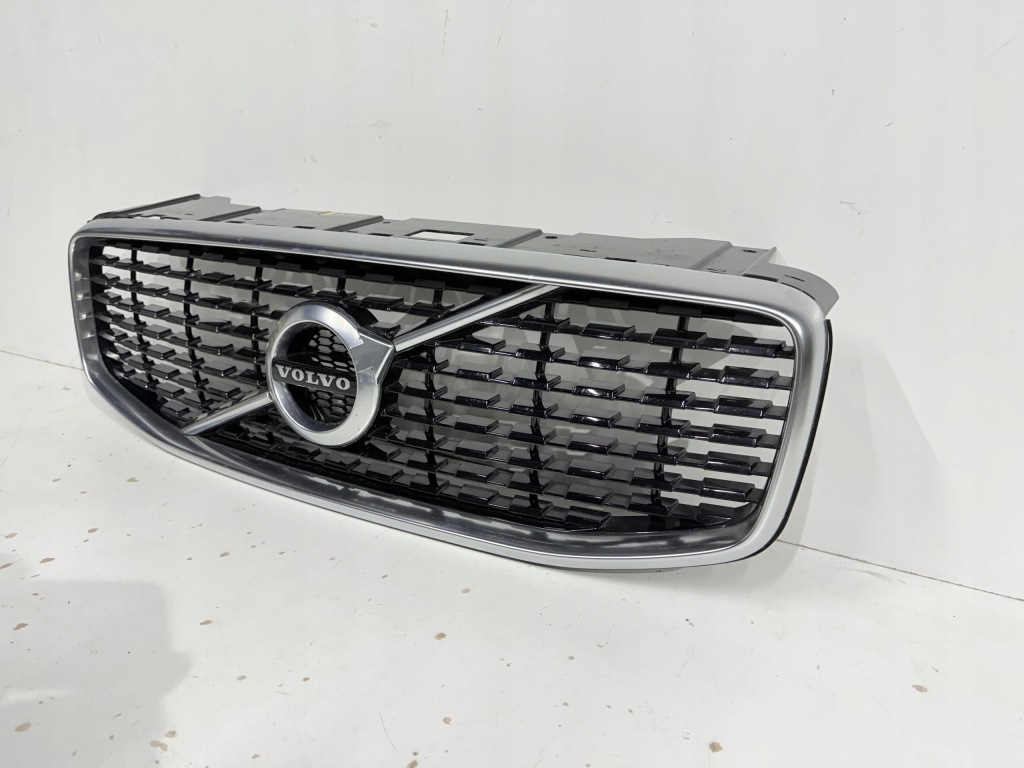 Решітка  решітка радіатора хром volvo xc60 2 r-design 31425538 Оригінал
