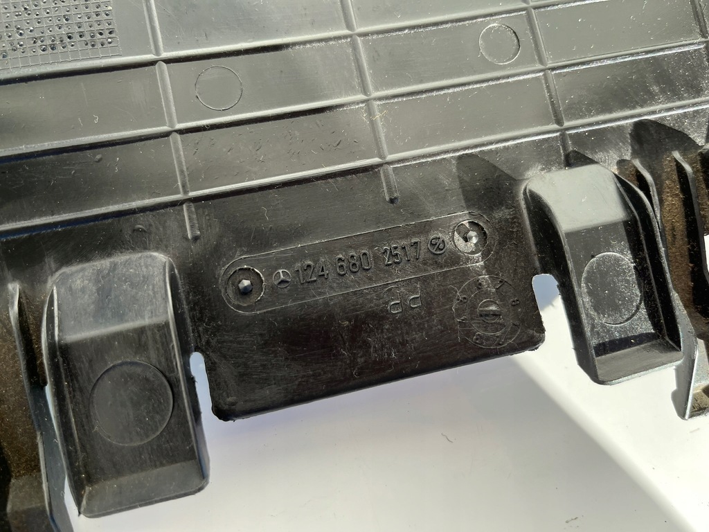 фото №7, Защита нижняя колонки руля панели приборной панели mercedes w124 1246802517