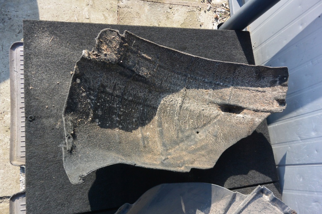 Підкрилок комплект  праве перед maserati ghibli iii Доставка