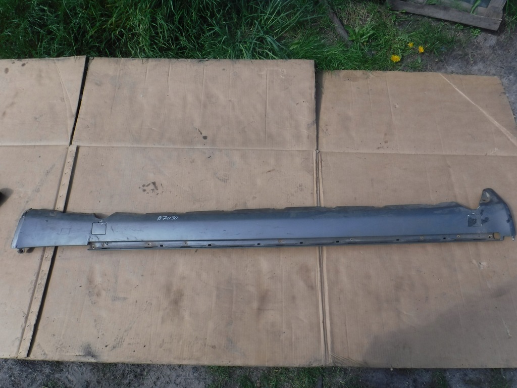 фото №1, Молдинг порог правая mercedes w124 1246902440