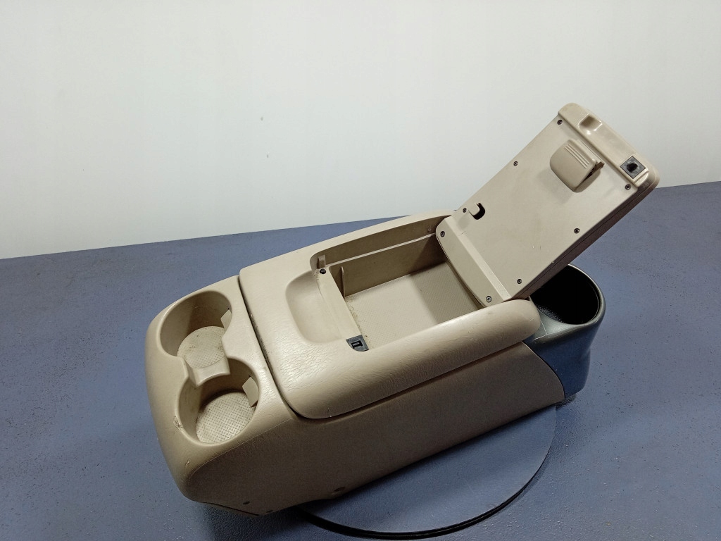 фото №9, Toyota sienna ii xl20 03- підлокітник бардачок тримачі na чашки