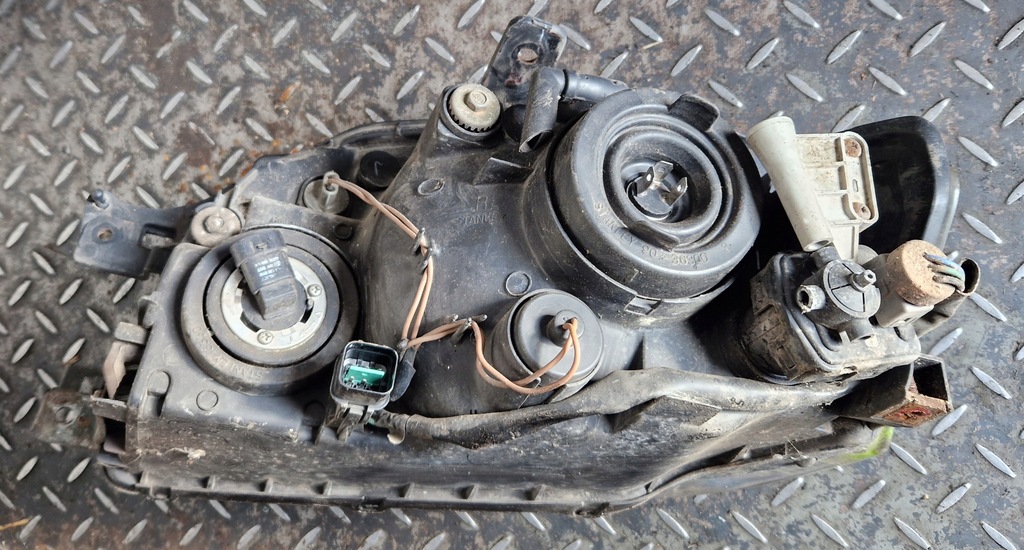 фото №3, Лампа правий перед space runner ii