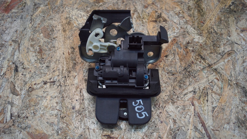 фото №5, Замок кришки багажника задня aud a3 a4 b8 a5 8t 8k9827595