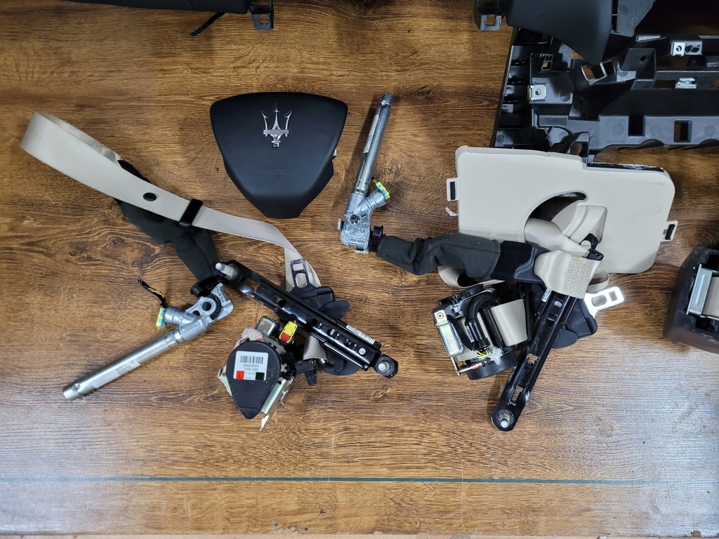 фото №5, Maserati levante комплект подушка безпеки консоль ремені ідеальний стан