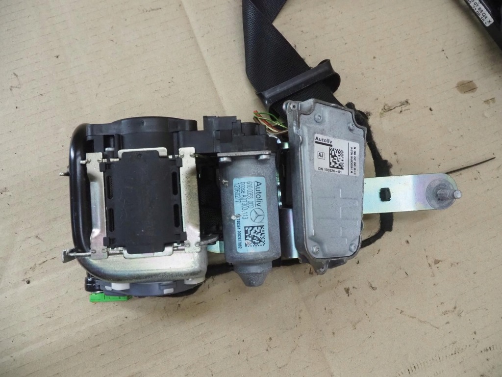 фото №10, Pas безопасности правый перед mercedes w204 a2048602686