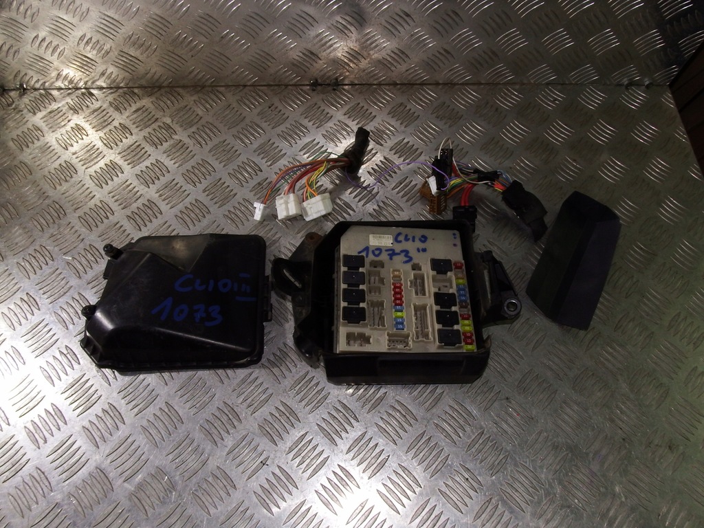 фото №1, Модуль bsi uch коробка предохранителей разъёмы renault clio iii modus 356231e