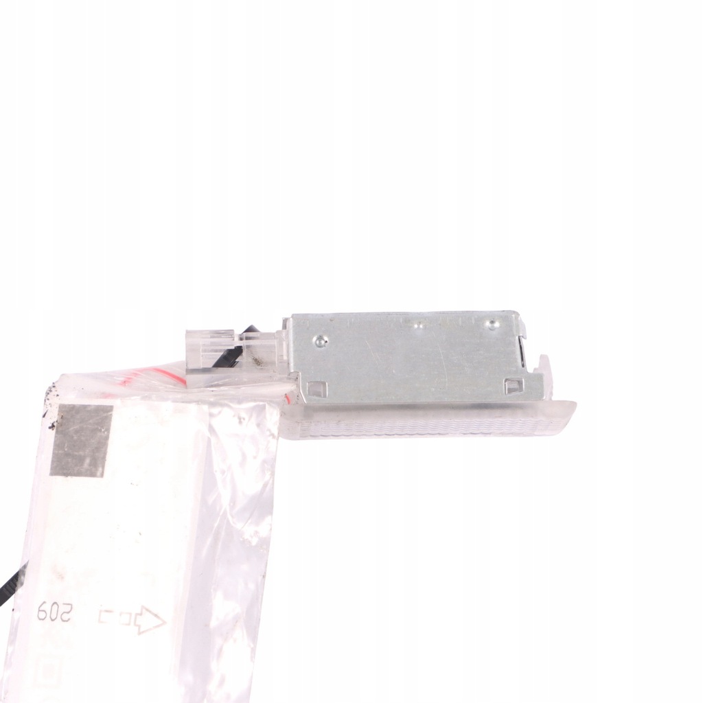 фото №9, Audi a4 b9 a5 rs5 volkswagen golf tiguan лампа бардачка 7l0947415