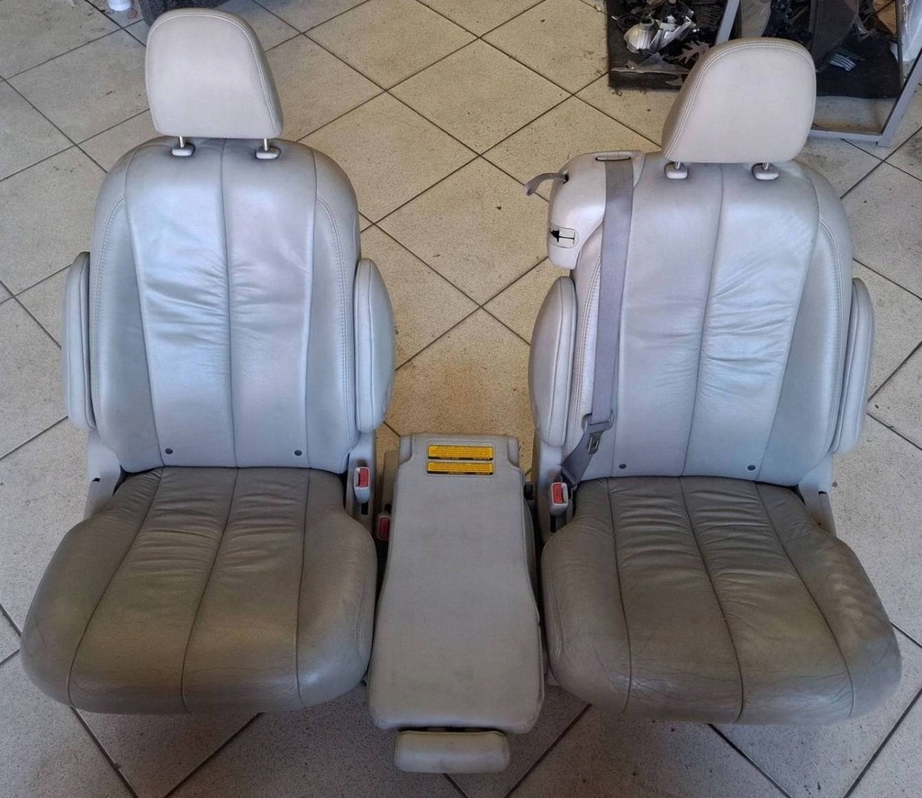 фото №8, Сиденья / заднее сиденье / комплект toyota sienna 3 2011