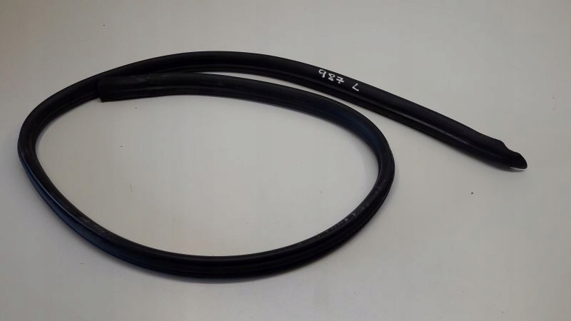 фото №1, Porsche boxster 987 прокладка дверь левая