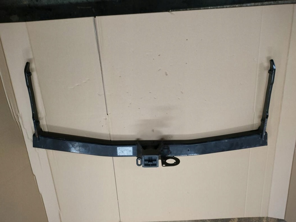 фото №1, Hak буксировочный балка vw t-roc 2ga 2ga803880 оригинал