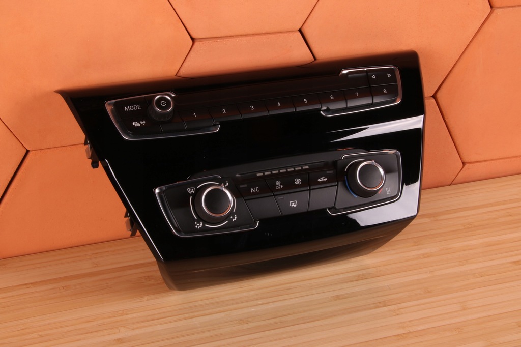 фото №1, Bmw x1 f48 панель обдув кондиціонера радіо рамка 9461402