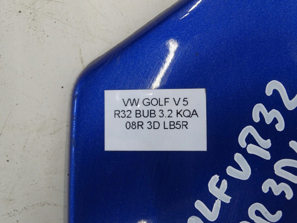 Накладка  порог порог правая vw golf v 5 r32 08r 3d lb5r Цена
