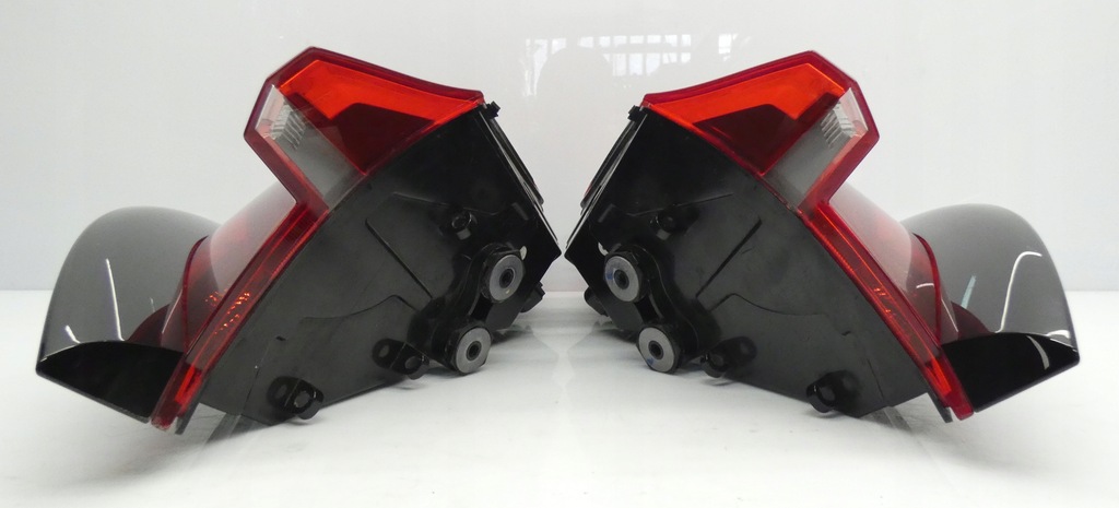 фото №11, Audi e-tron gt 4j3945091 4j3945092 2021- лампи задня задні kpl