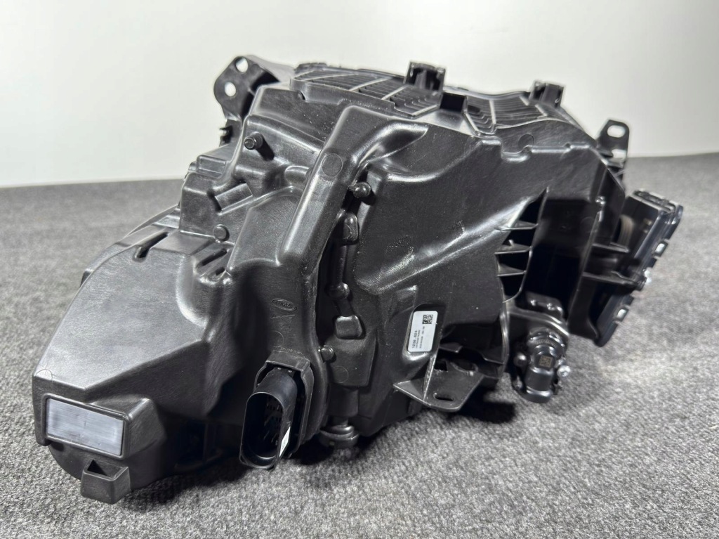 Volvo xc40 рестайлінг  base led фара правий перед передня комплект  32404666 європа  ідеальна в Україні