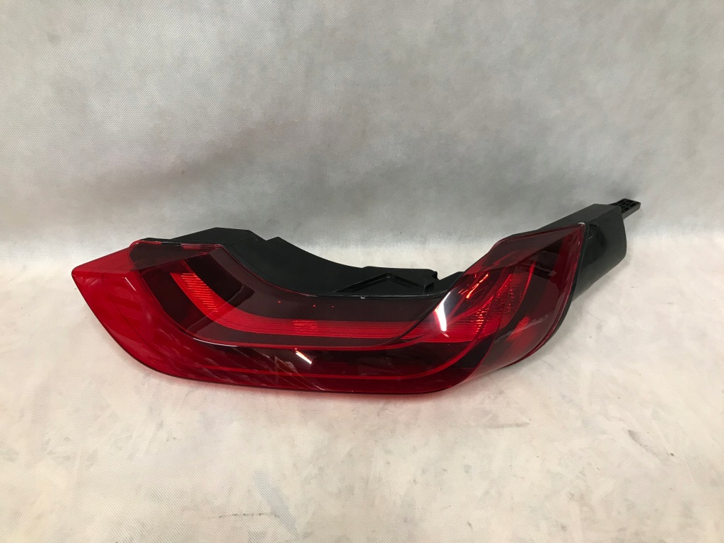 фото №1, Bmw i8 14-20 лампа задняя правая led europa