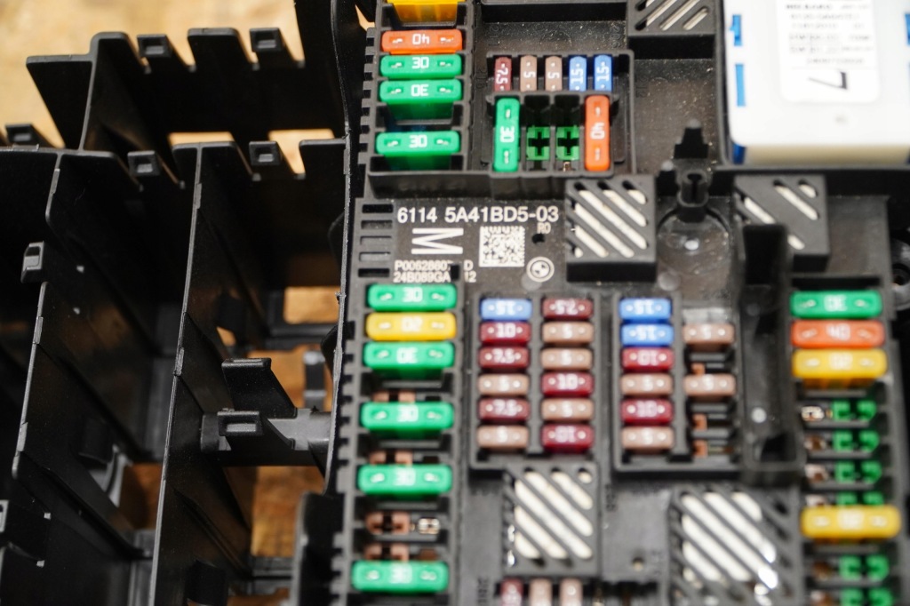 фото №6, Коробка запобіжників 5a41bd5 5a647e1 bmw x5 g05 24r phev b58b30s 23-