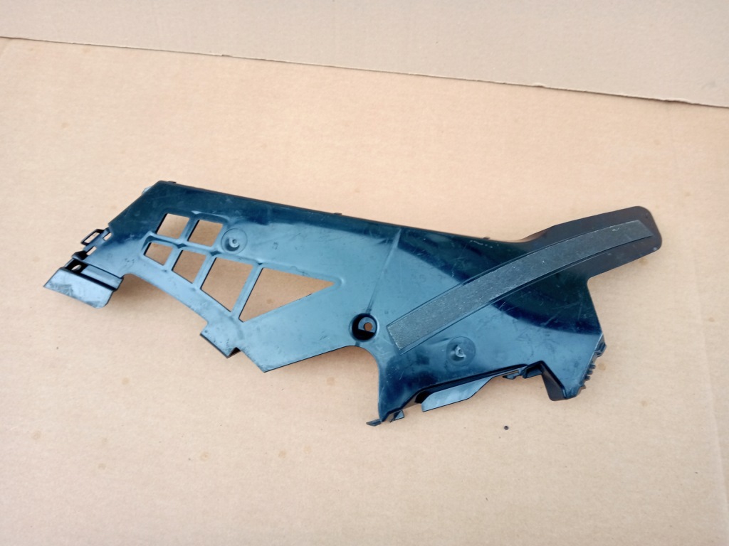 Купити Mercedes w118 amg правий напрямна бампера перед 2021r