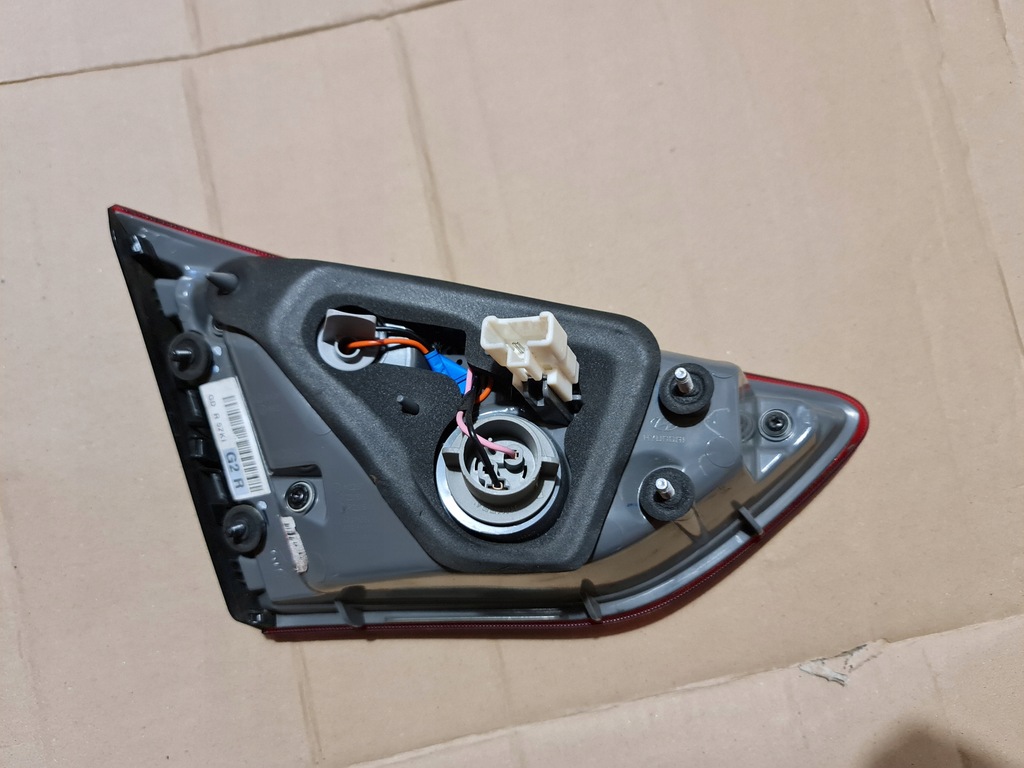 фото №8, Лампа правий задня w кришка hyundai i30 ii hb