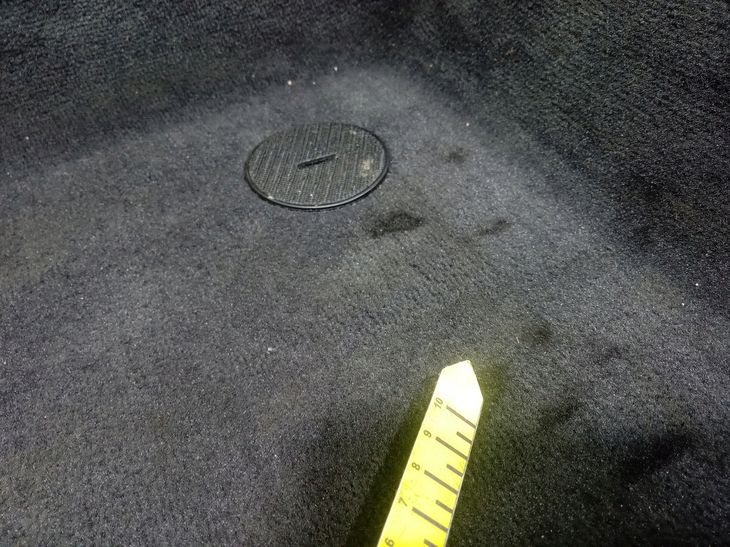 фото №9, Bmw 7 g11 обшивка задняя пол коврик задний 7392110