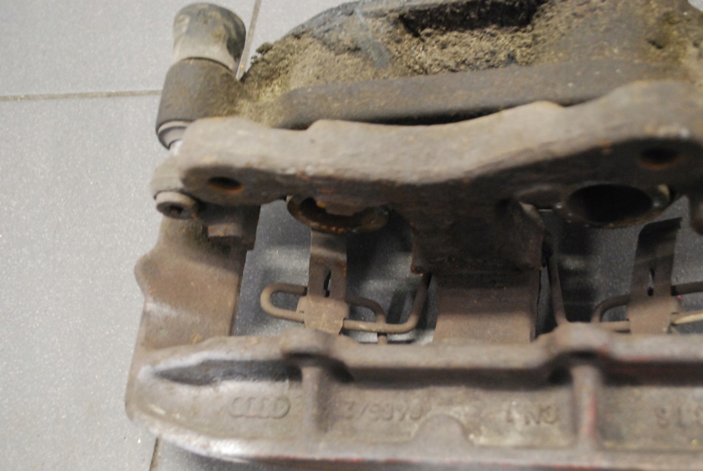 фото №7, Суппорт тормозной левый перед audi a8 d2 4.2 lift