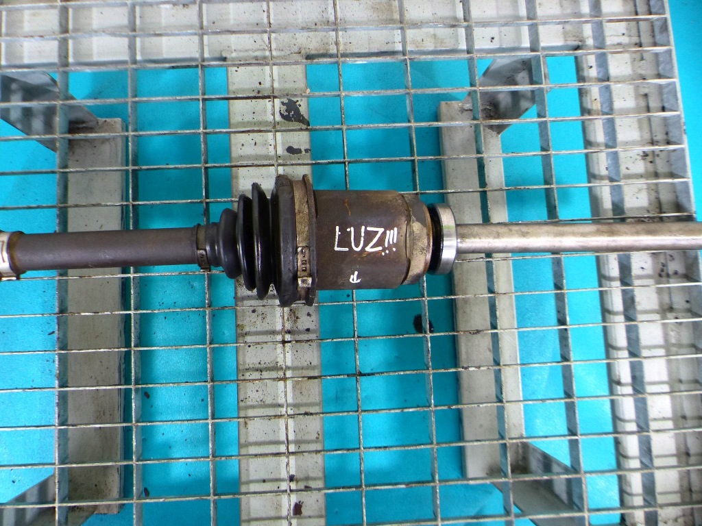 Привідний вал правий bmw x5 e53 3.0 r6 механічна коробка передач 99-03 Недорого