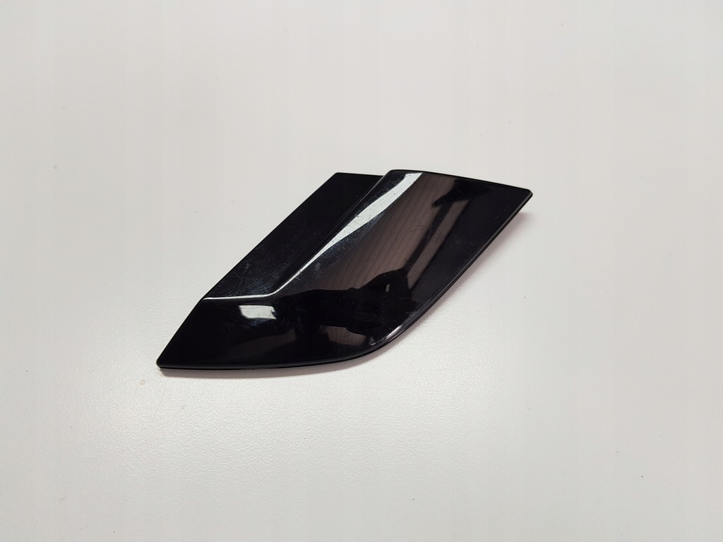 фото №1, Заглушка бампера правая перед vw tiguan r-line