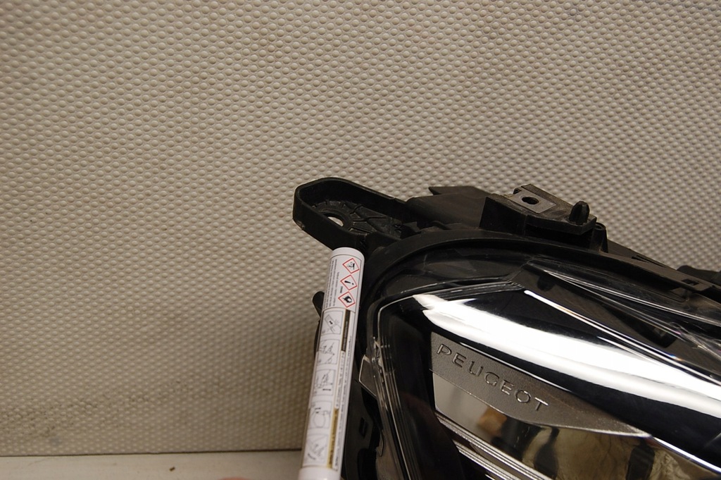 фото №4, Peugeot rifter led лампа правая 9816827180 europa