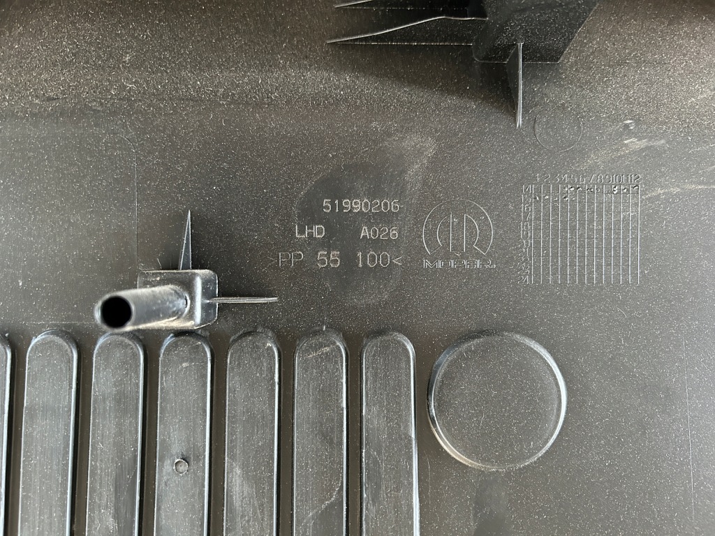 фото №3, Пластик защита крышки na крышка jeep renegade usa 2015