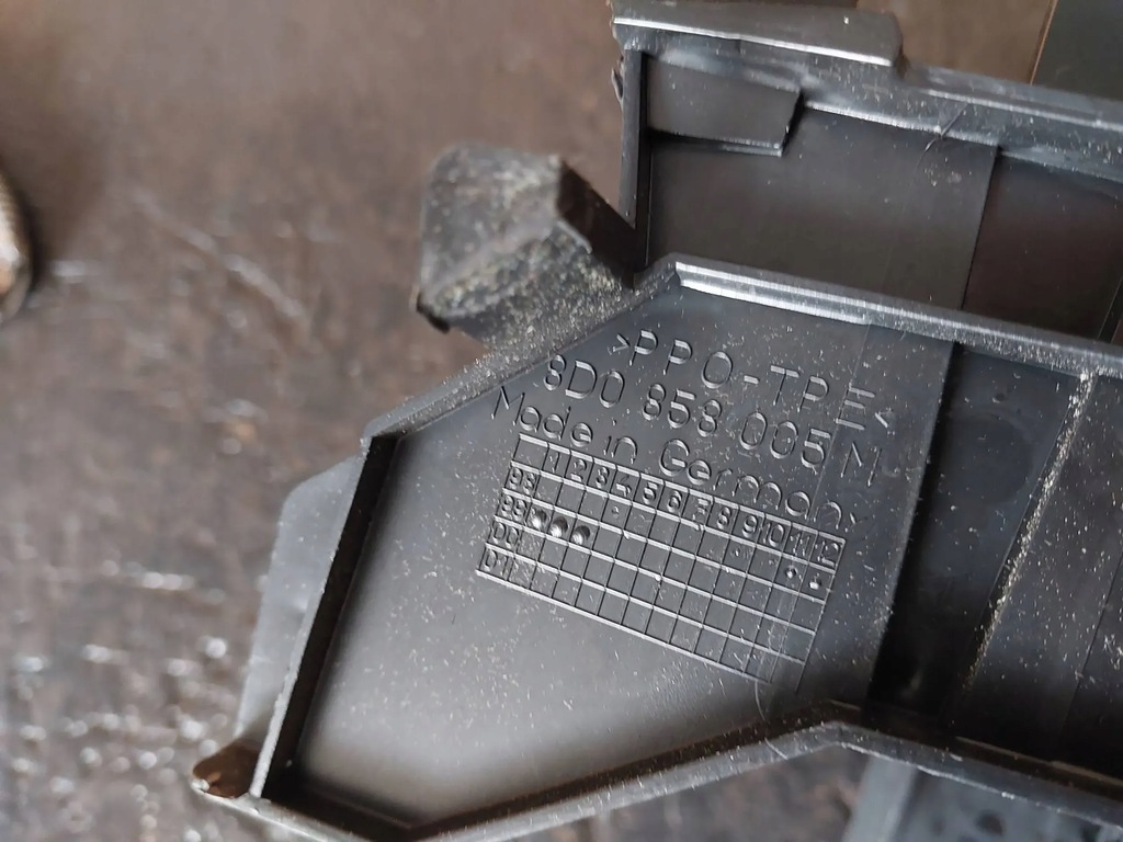 фото №7, Рамка радіо консолі центральної audi a4 b5 8d lift 8d0858005m