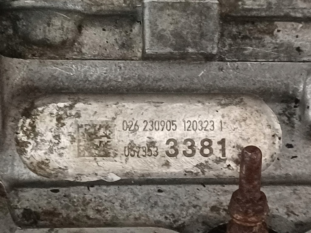 Купити Nr 62 головка двигуна ліва audi a8 d3 4,2tdi 057353 057285