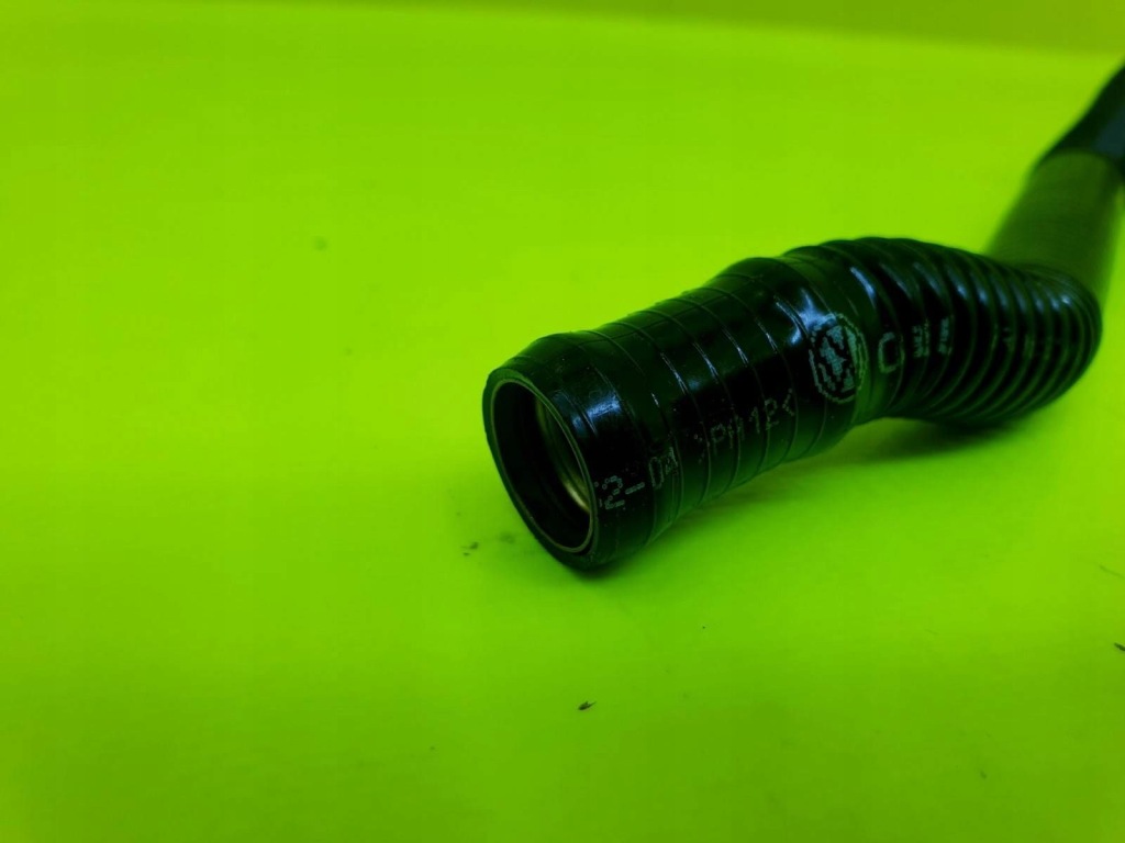 фото №5, Шланг трубка патрубок клапана egr audi a6 c6 a4 b7 a8 3.2 fsi 06e131143f