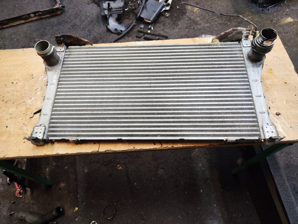 фото №1, Toyota auris i 2.2 радіатор повітря інтеркулер