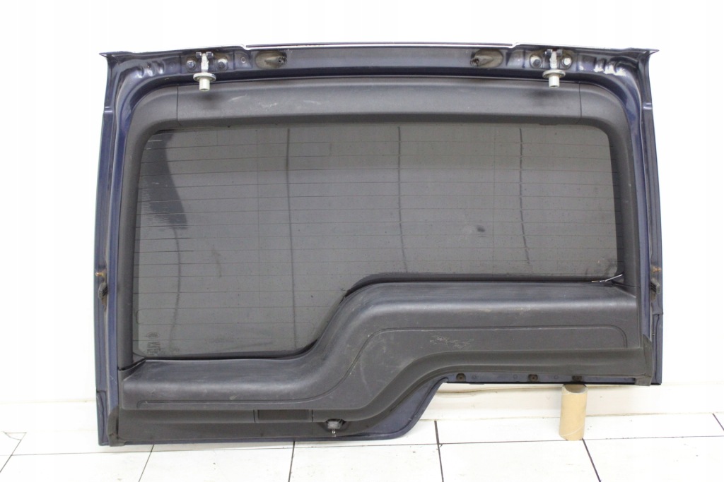 фото №9, Land rover discovery iii 3 2004r- крышка багажника крышка багажника накладка стоп 849