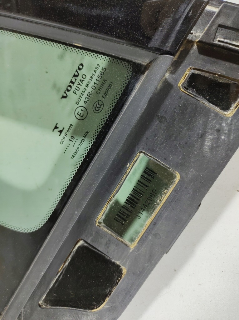 фото №5, Volvo v60 19r- скло двері права