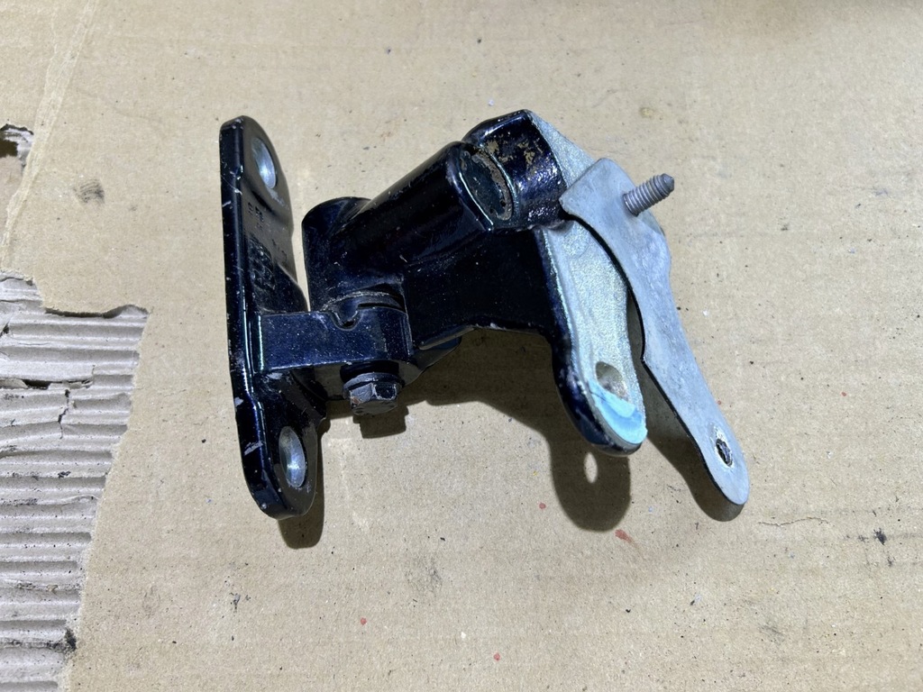 фото №1, Петля двері нижній правий задня mercedes a klasa w176