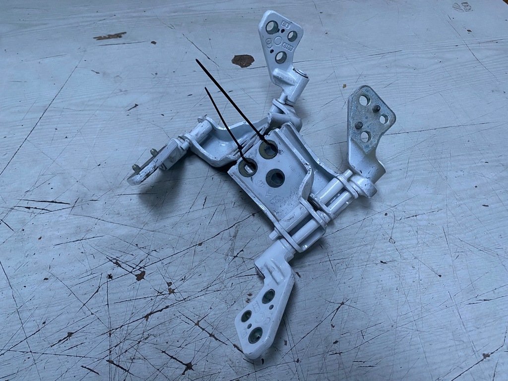 фото №1, Berlingo proace петлі задня 2021 rok комплект