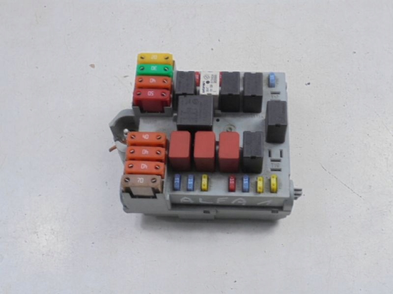 фото №10, Alfa romeo 159 коробка предохранителей 50508213