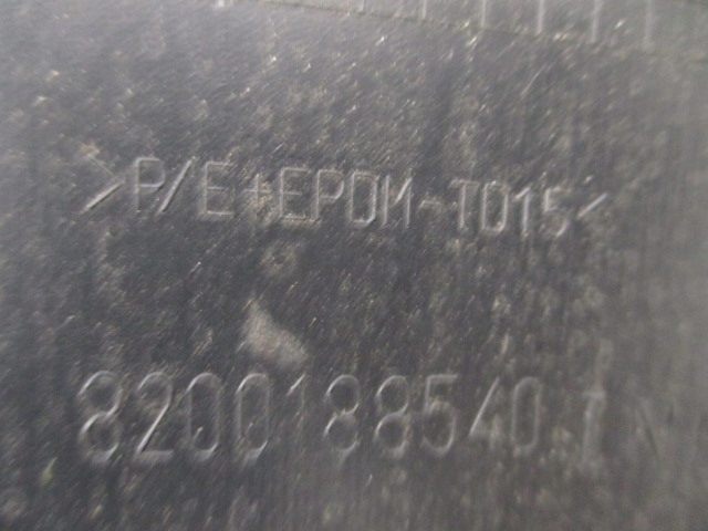 Renaultkangoo i молдинг дверь левая задняя 8200188540 с Разборки