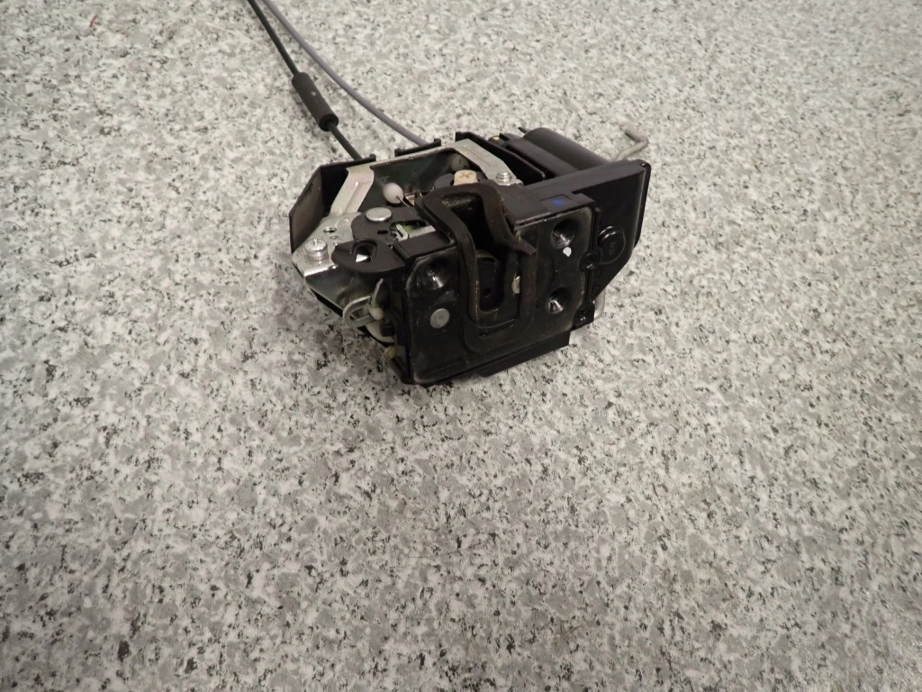 фото №7, Hyundai i10 07-13 замок дверь передний правый