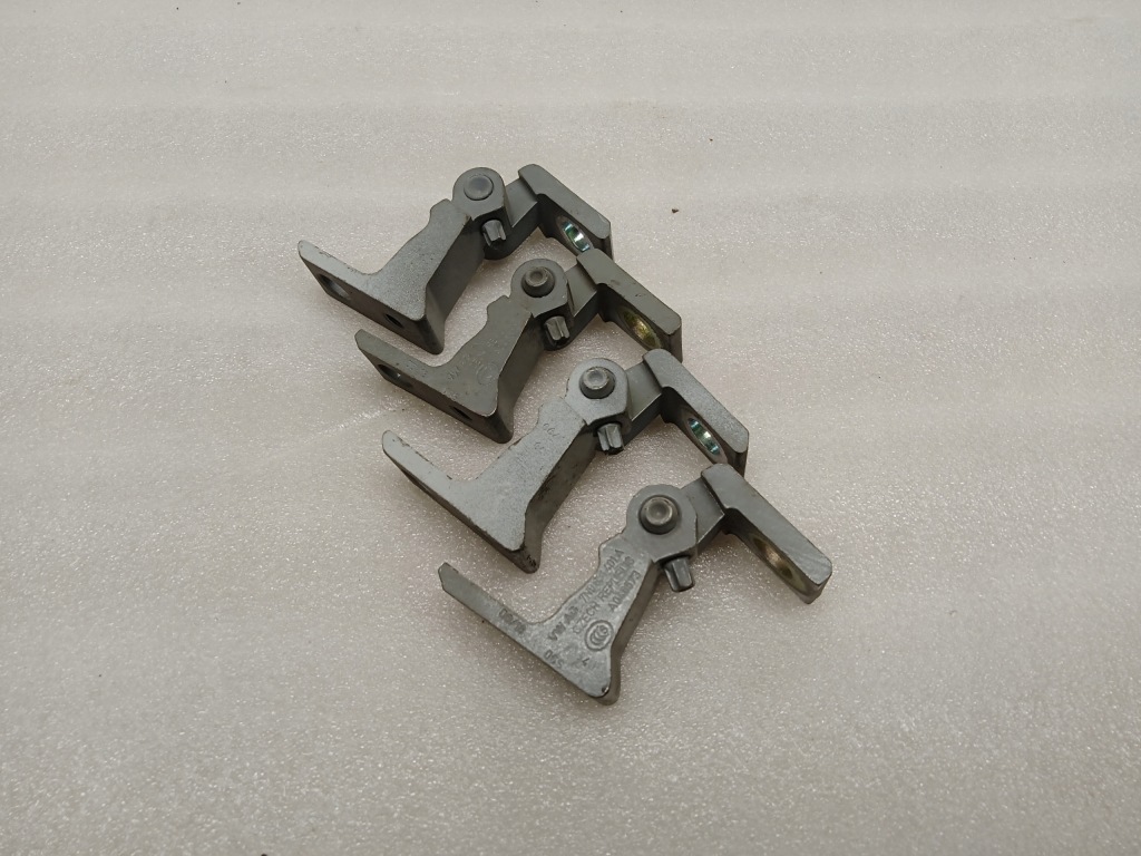 фото №1, Петлі двері ліва лівий перед 7n0831401 група vag