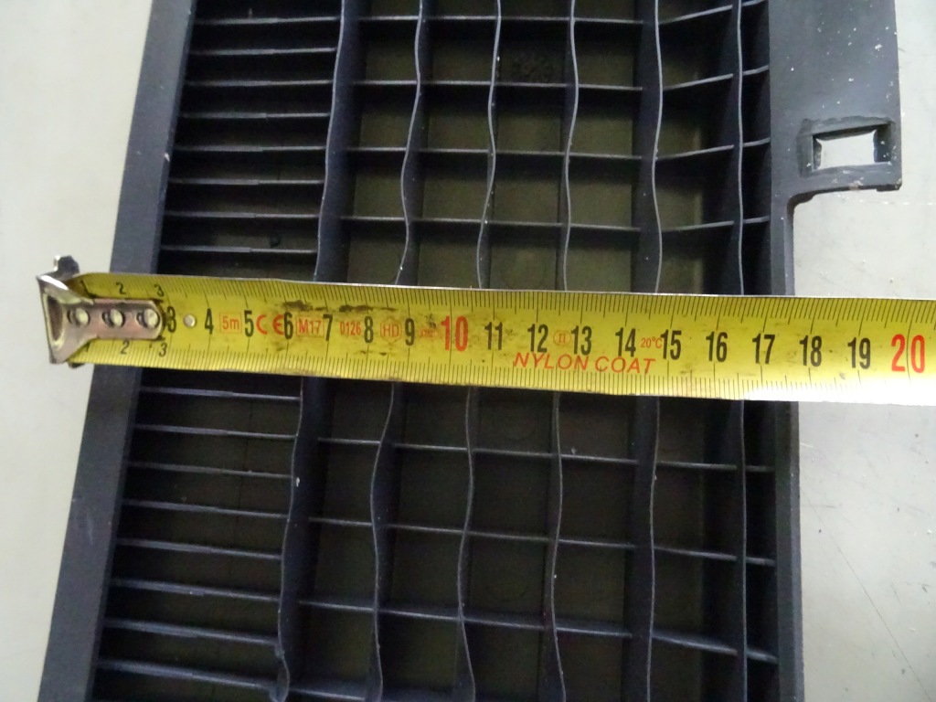 Ветровик защита кабины mercedes a6736880706 оригинальный номер Недорого