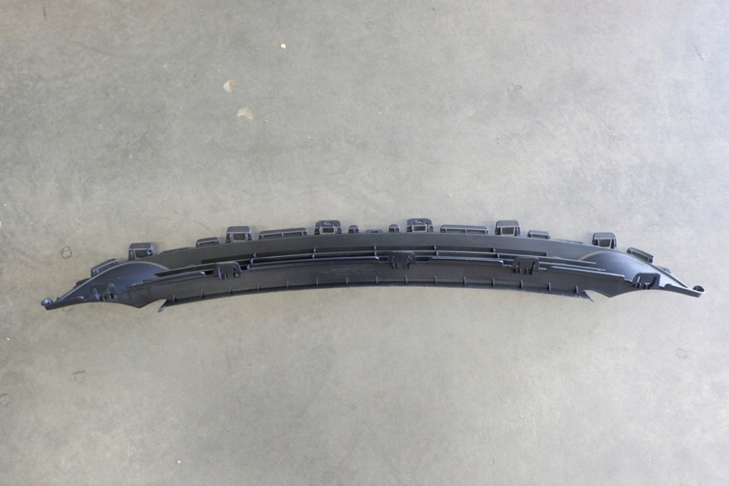 Решётка бампера средняя tesla 149375900a electric 2022 в Украине