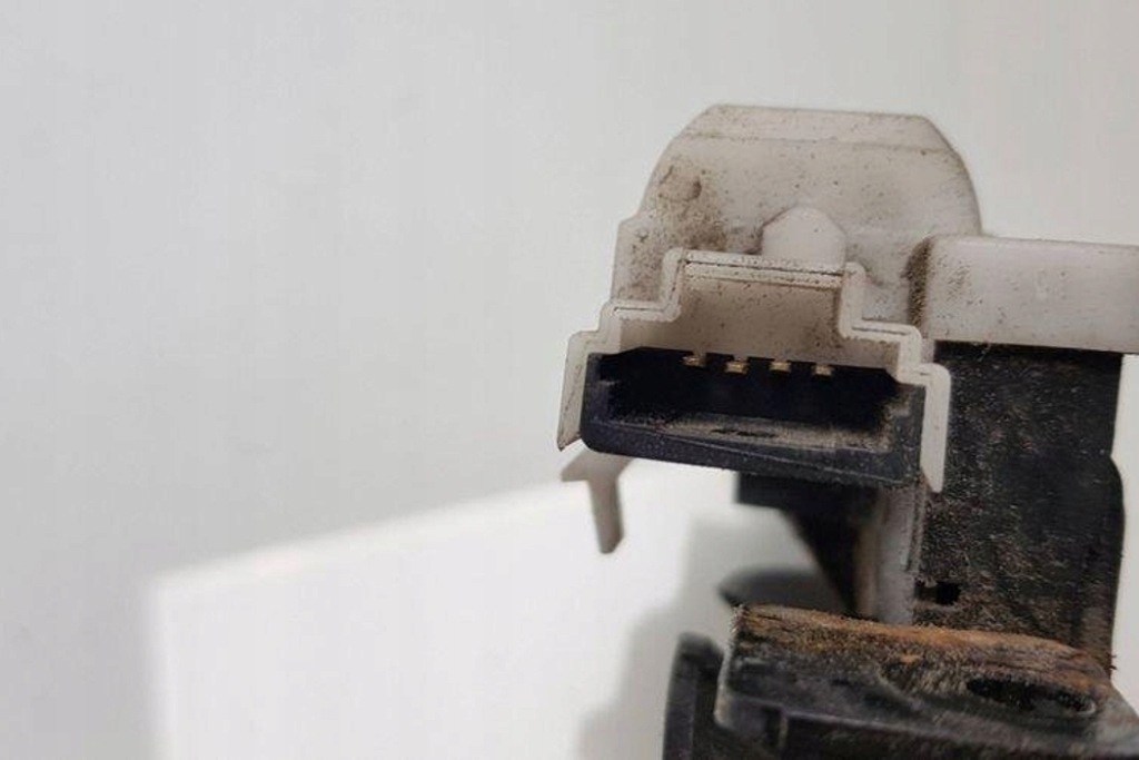 фото №1, Замок крышки багажника renault grand scénic ii jm0/1_ 8200076240f 1.9l