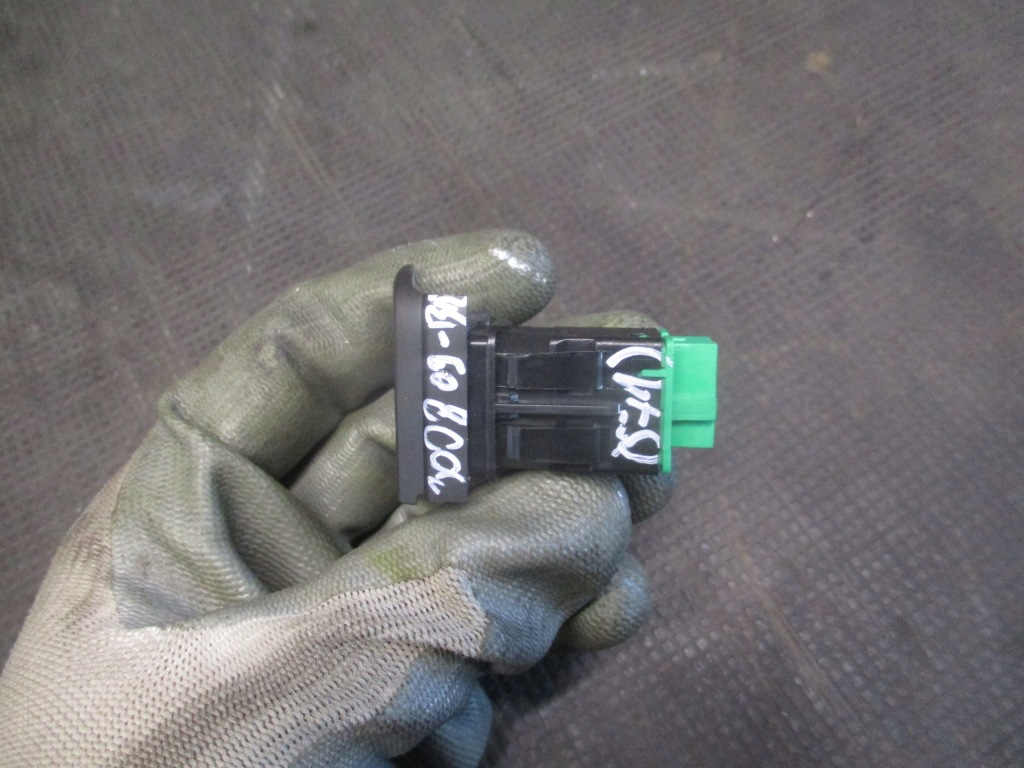 фото №13, Кнопка стекло 96662297 peugeot 3008 i 1.6 d ehdi 09-13 r.