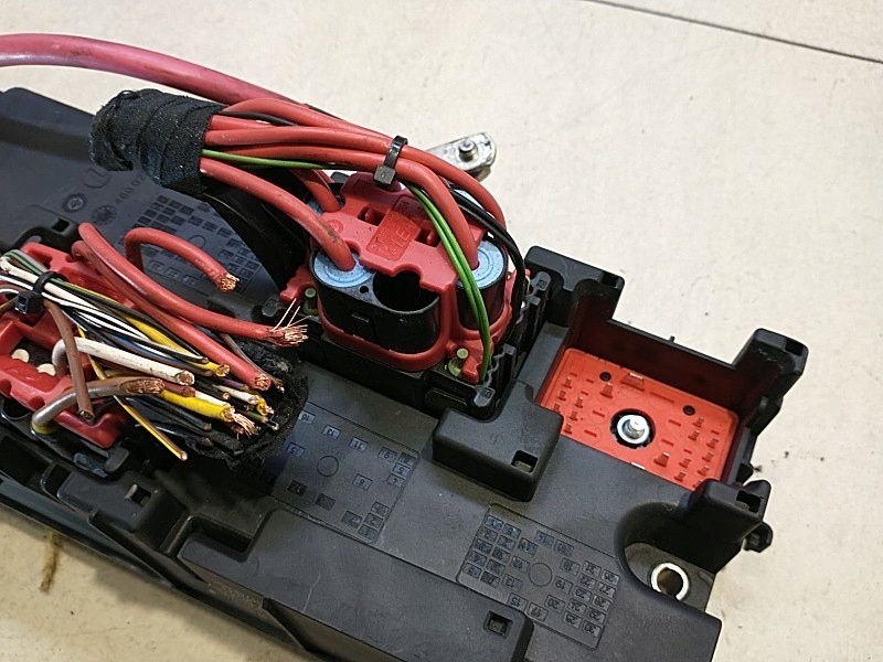 Коробка запобіжників vectra c 2.2 direct 1314471 Оригінал